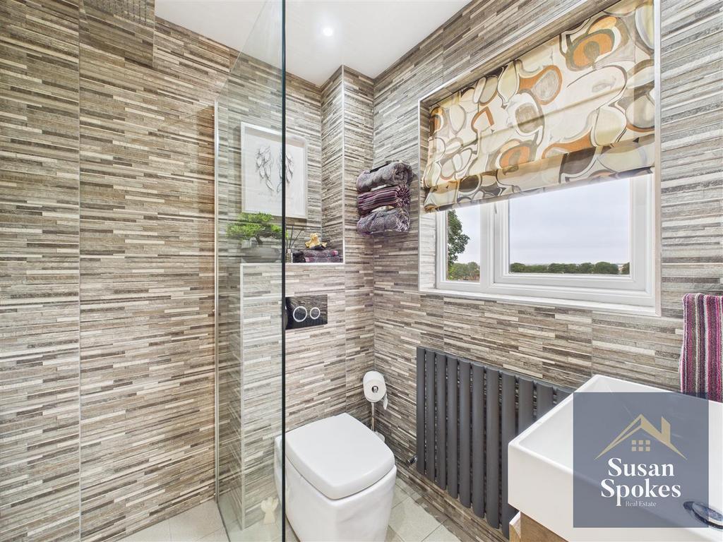 CAM01858 G0-PR0154-STILL014.jpg