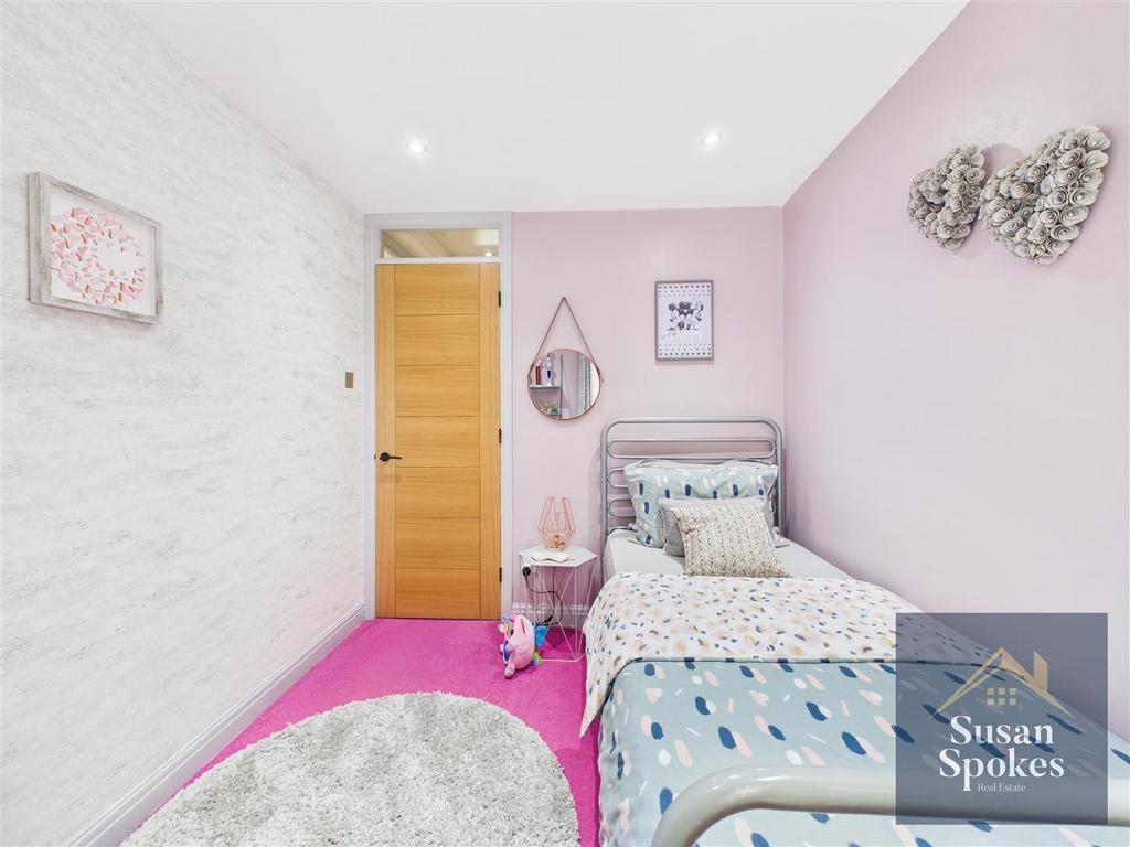 CAM01858 G0-PR0154-STILL007.jpg