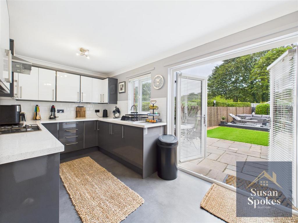 CAM01858 G0-PR0154-STILL024.jpg