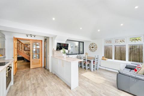 3 bedroom detached house for sale, Fleetwood Close, Tadworth KT20