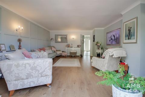 4 bedroom detached house for sale, Vicarage Gardens, Clacton-On-Sea CO15
