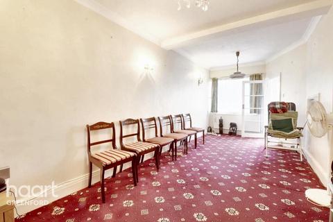 3 bedroom semi-detached house for sale, Greenford Road, Greenford