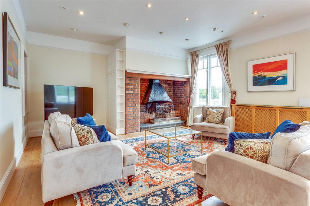 Living/Dining Room