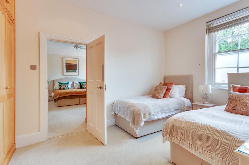 Bedroom/Wardrobe