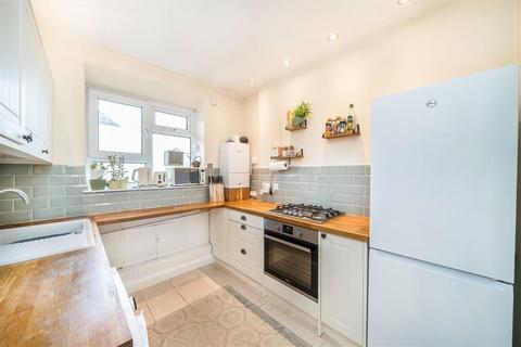 2 bedroom flat for sale, Tulse Hill, London SW2