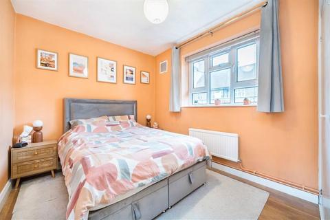 2 bedroom flat for sale, Tulse Hill, London SW2
