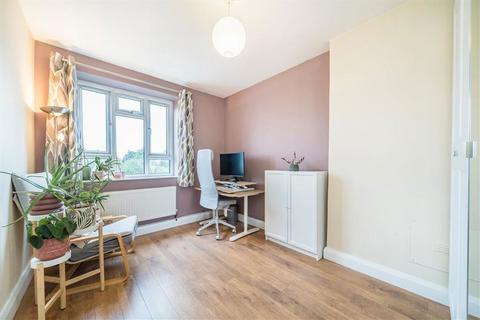 2 bedroom flat for sale, Tulse Hill, London SW2