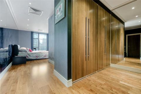 3 bedroom apartment to rent, South Quay Square, London, E14