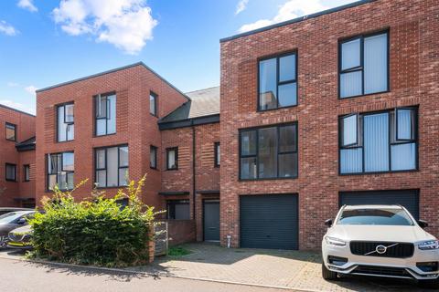 undefined, Reynard Way, Brentford, TW8