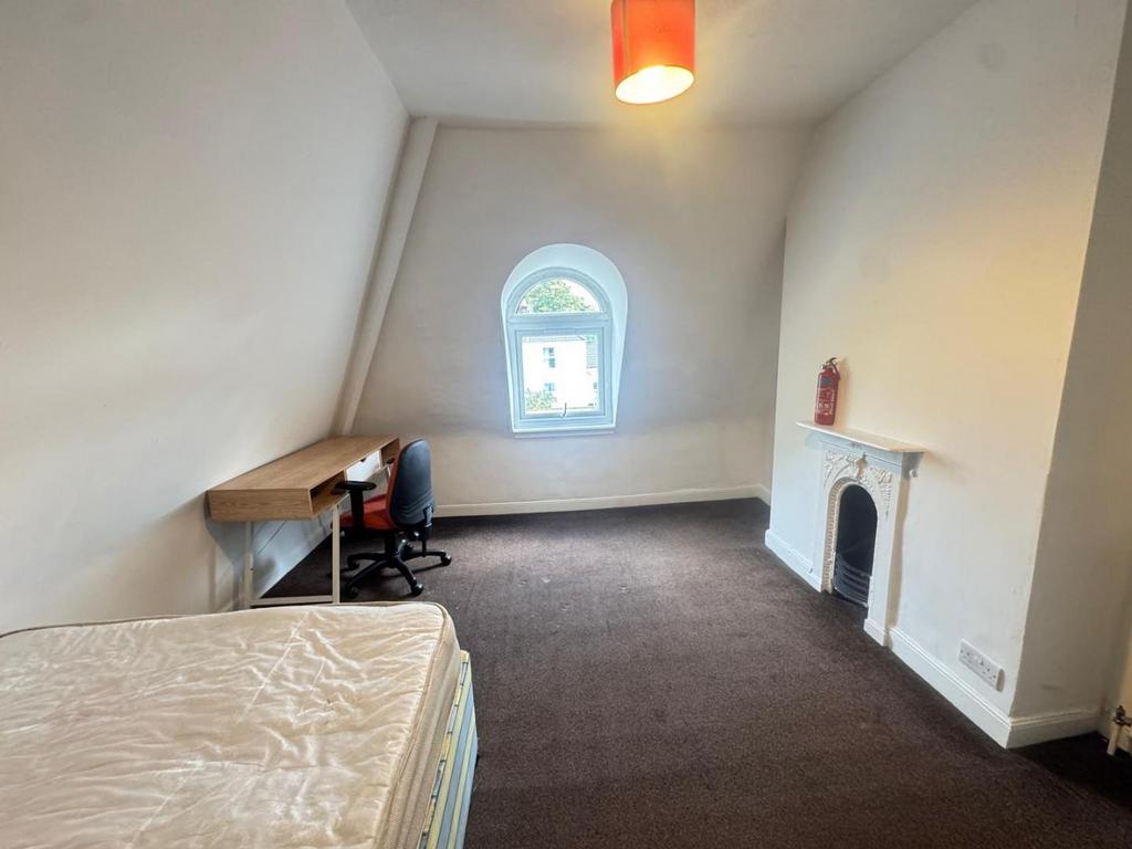 Room 5.jpeg