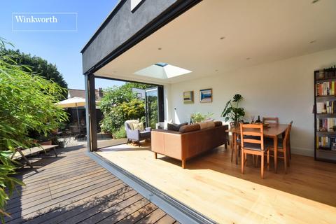 27 Hampton Road, Worcester Park, KT4 8EU