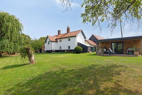 3 bedroom farm house for sale, Charming Farmhouse with 9 Acres of Land in Southburgh
