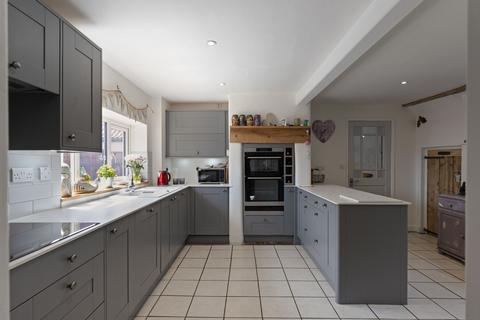 3 bedroom farm house for sale, Charming Farmhouse with 9 Acres of Land in Southburgh