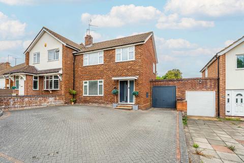 Robert Avenue, Hertfordshire AL1