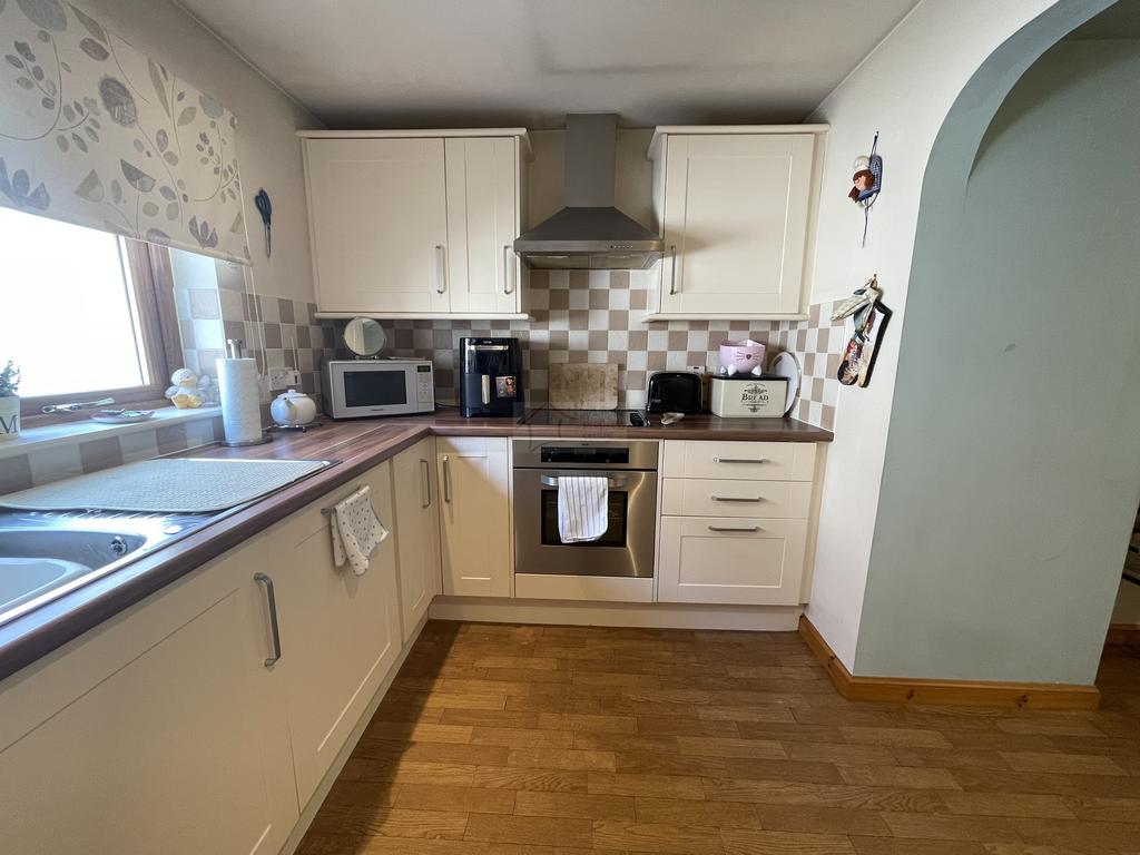 Kitchen b.JPG