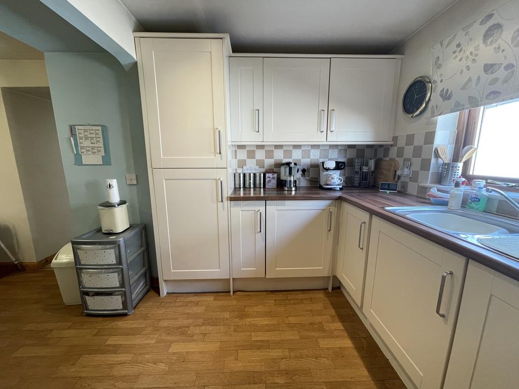 Kitchen c.JPG