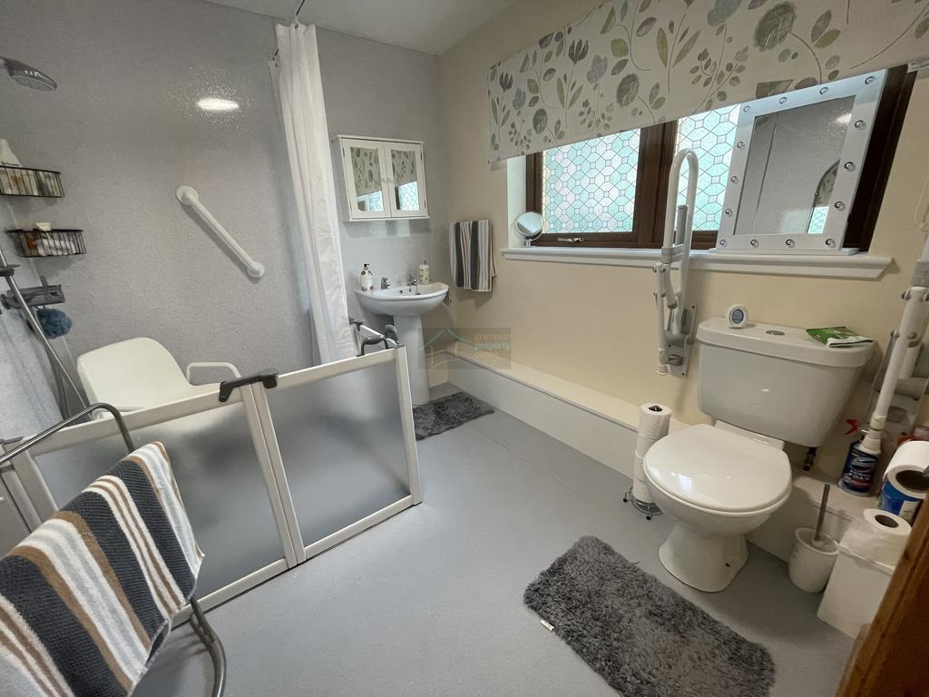 Shower room.JPG