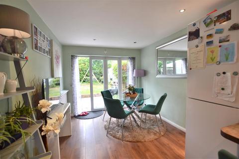 4 Berkeley Close, Fleet, GU51 3LH