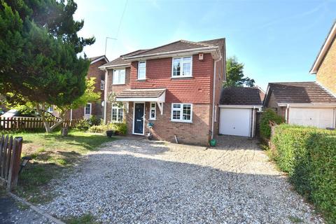 4 Berkeley Close, Fleet, GU51 3LH