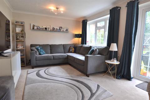 4 Berkeley Close, Fleet, GU51 3LH