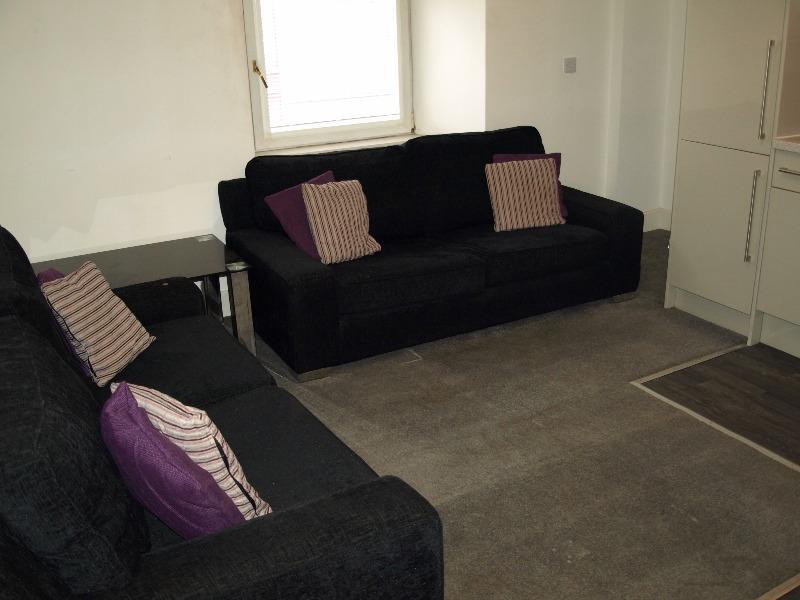 1 lounge 2.JPG