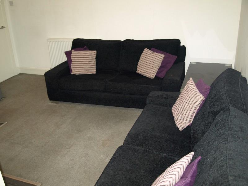2 lounge 1.JPG