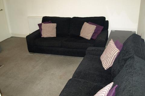 3 bedroom flat to rent, Arbroath Road, Stobswell DD4