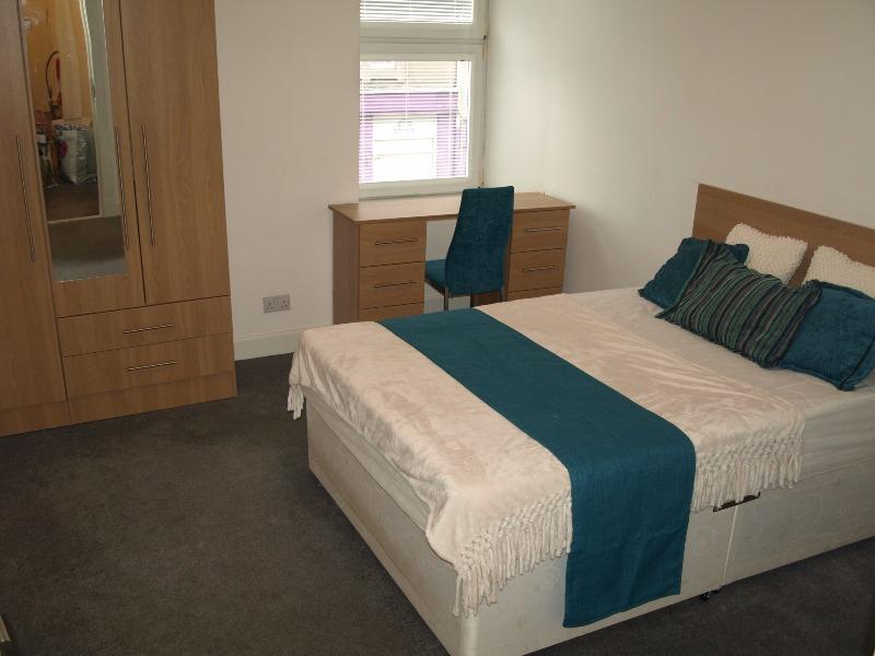3 bedroom 1.JPG