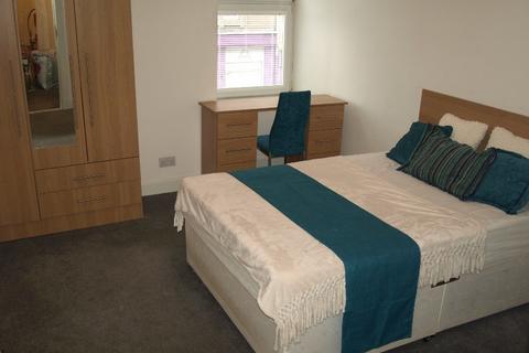 3 bedroom flat to rent, Arbroath Road, Stobswell DD4