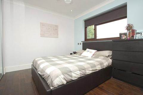 33 Oak Road, Romford, RM3 0PH