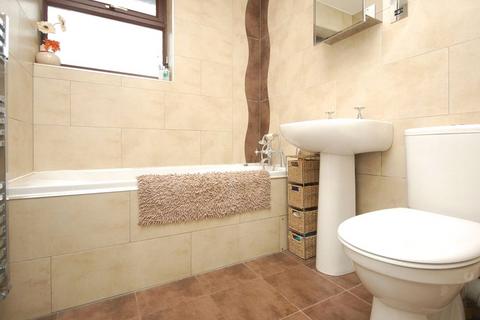 33 Oak Road, Romford, RM3 0PH