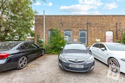 33 Oak Road, Romford, RM3 0PH