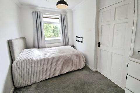 33 Avon Close, Worsley, Manchester, M28 0LA