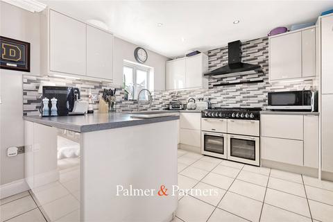 2 Townsend, Springfield, Chelmsford, CM2 6GB