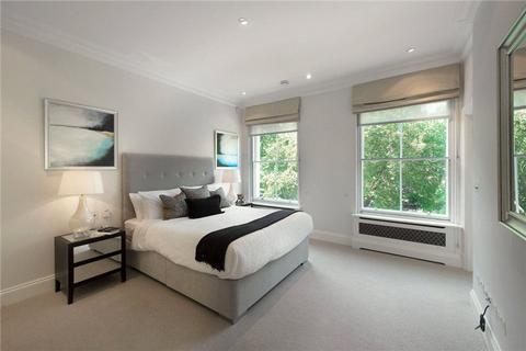 3 bedroom apartment to rent, Eaton Square, London, SW1W