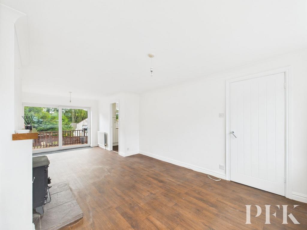 Living Room/Dining