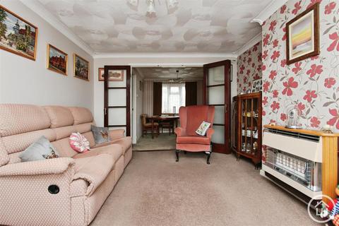 3 bedroom semi-detached house for sale, Kenilworth Court, Sittingbourne
