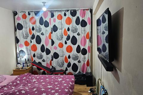 2 bedroom flat for sale, Cridland Street, London E15