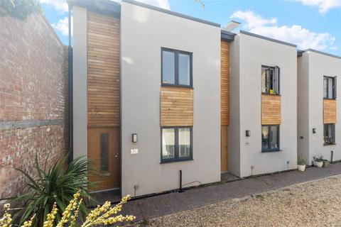 3 bedroom townhouse for sale, Phoenix Mews, Seaford