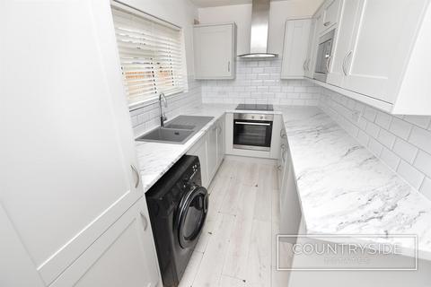 2 bedroom semi-detached bungalow for sale, Karen Close, Benfleet