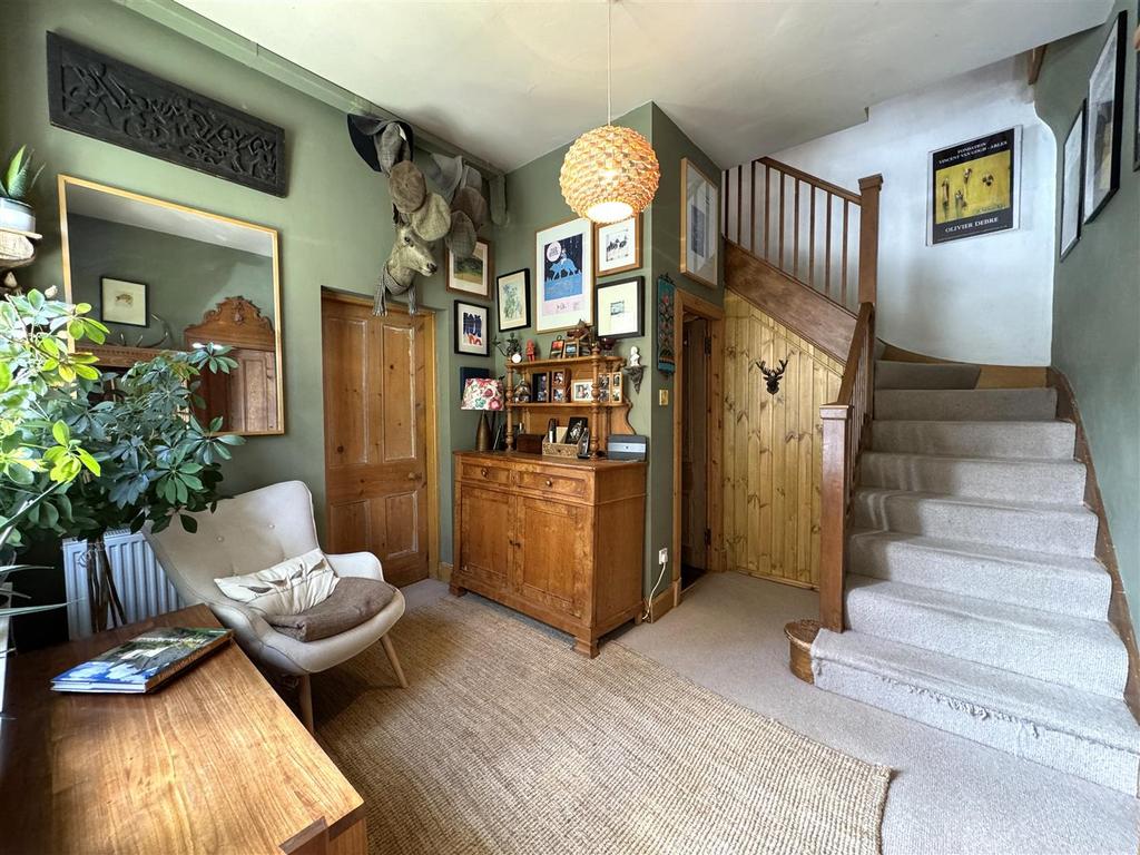 Entrance hall.jpg