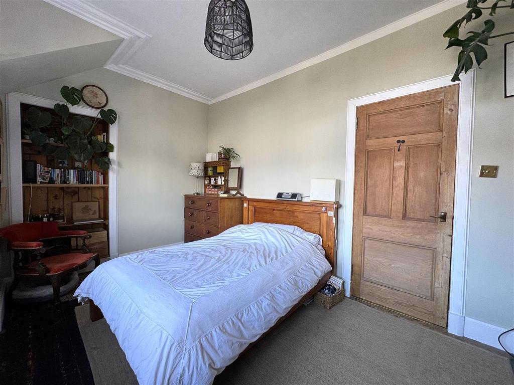 Master bedroom.jpg