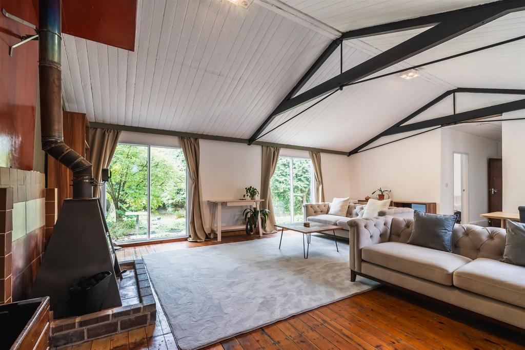 Lounge/Dining Room (Cabin)