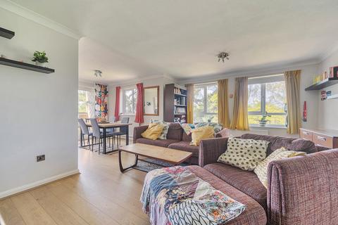 2 bedroom flat for sale, Morley Road, Farnham, GU9