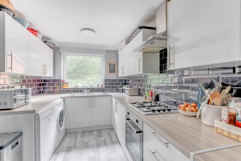 202 Exhall Close, Church Hill, Redditch, B98 9JB