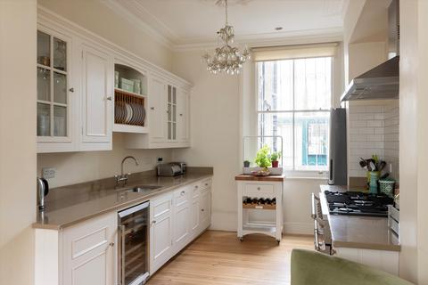 4 bedroom terraced house for sale, Crossley Street, Islington, N7