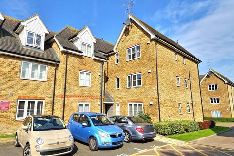 2 bedroom flat to rent, Wherry Close, Margate
