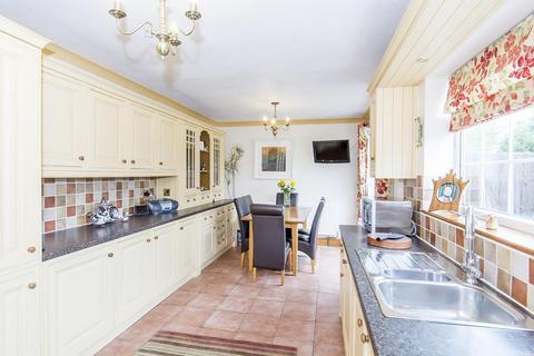 3 bedroom semi-detached house for sale, Fairfax Road, Market Harborough