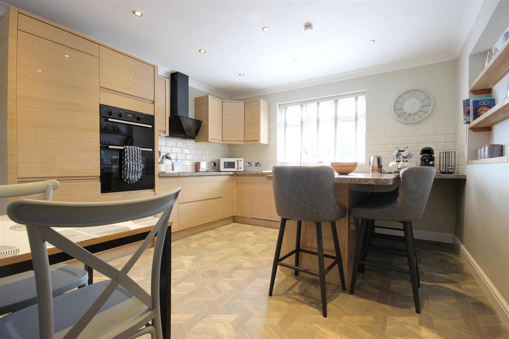 Dining kitchen