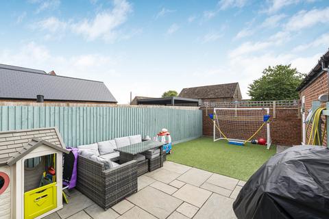 142 Camp Road, Upper Heyford, Bicester, OX25 5AG